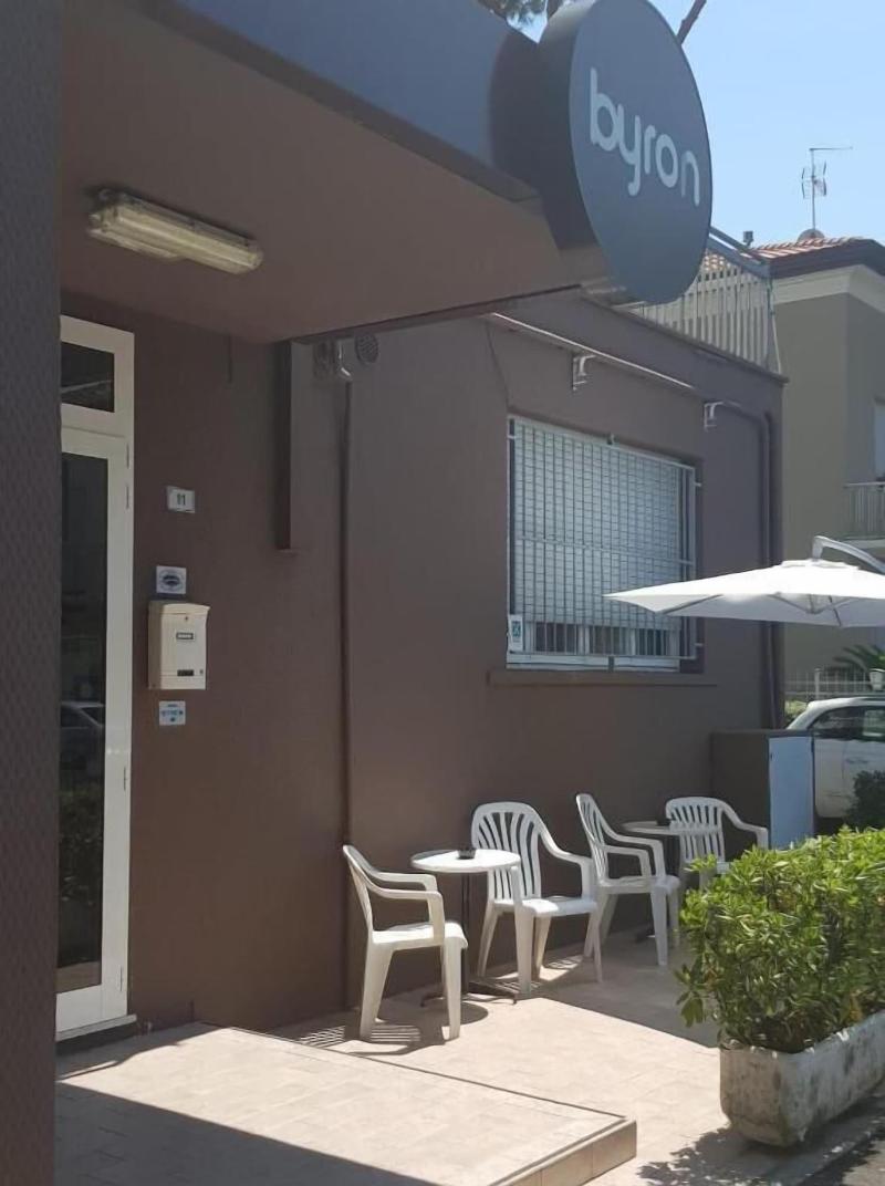 Hotel Byron - Lobi