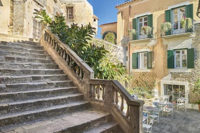 Palazzo Gentilcore - Genel