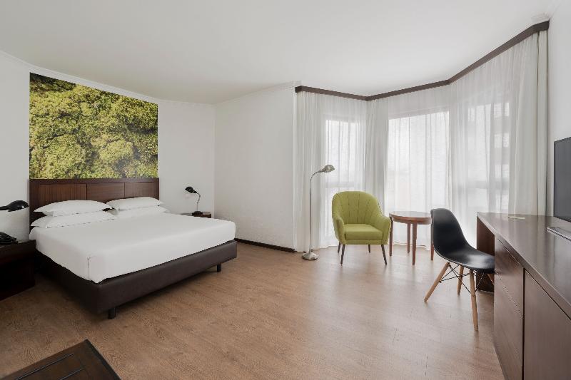 Neat Hotel Avenida - Oda