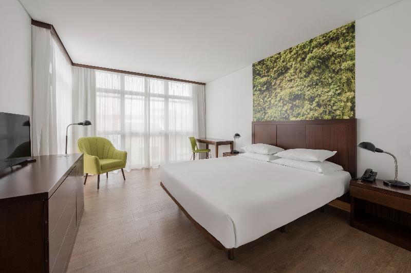 Neat Hotel Avenida - Oda