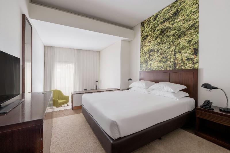 Neat Hotel Avenida - Oda