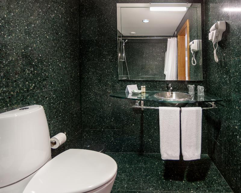 Neat Hotel Avenida - Oda