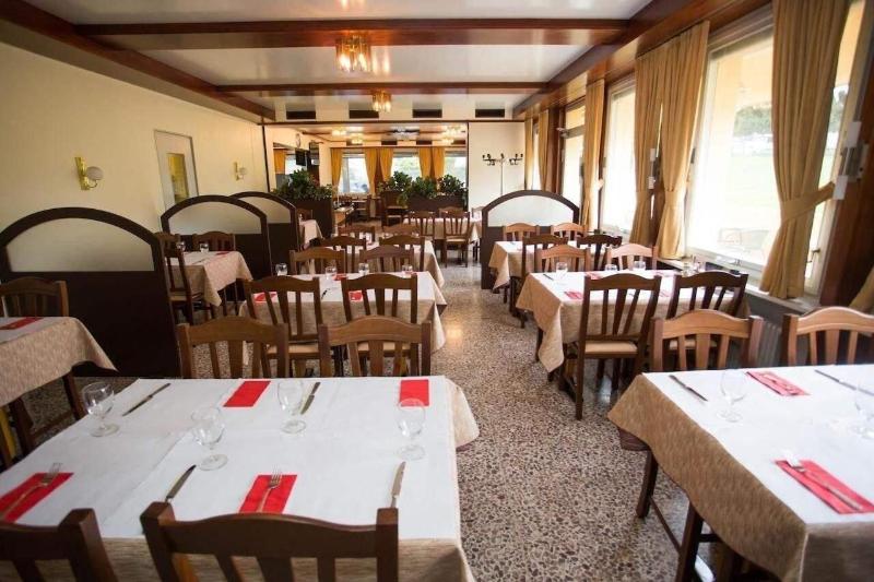 Escale Hôtel - Restoran