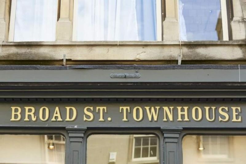 Broadstreet Townhouse - Genel