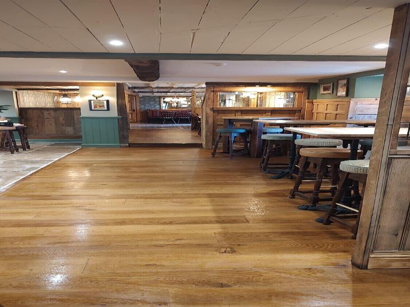 The Red Lion - Bar