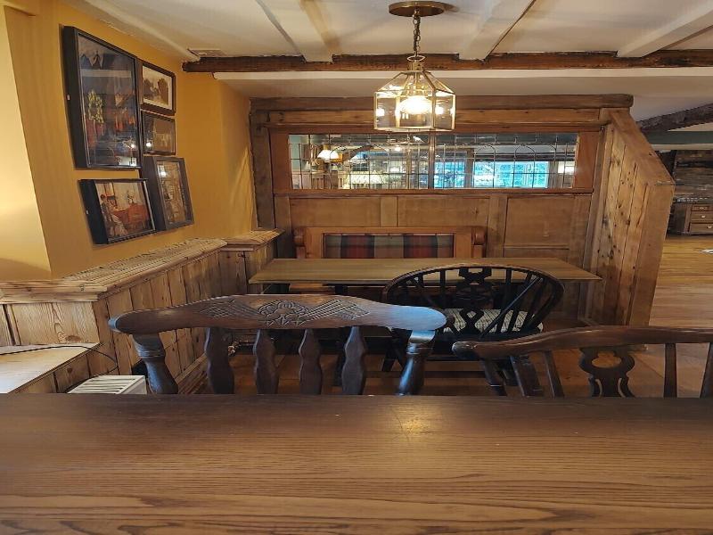 The Red Lion - Bar