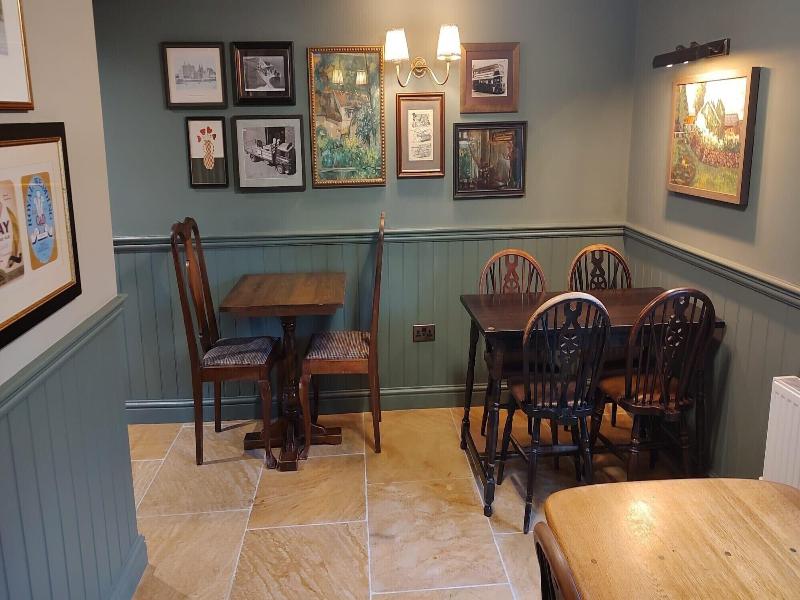 The Red Lion - Bar