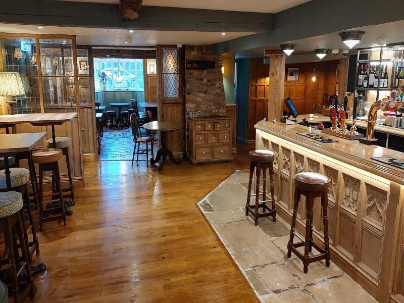 The Red Lion - Bar