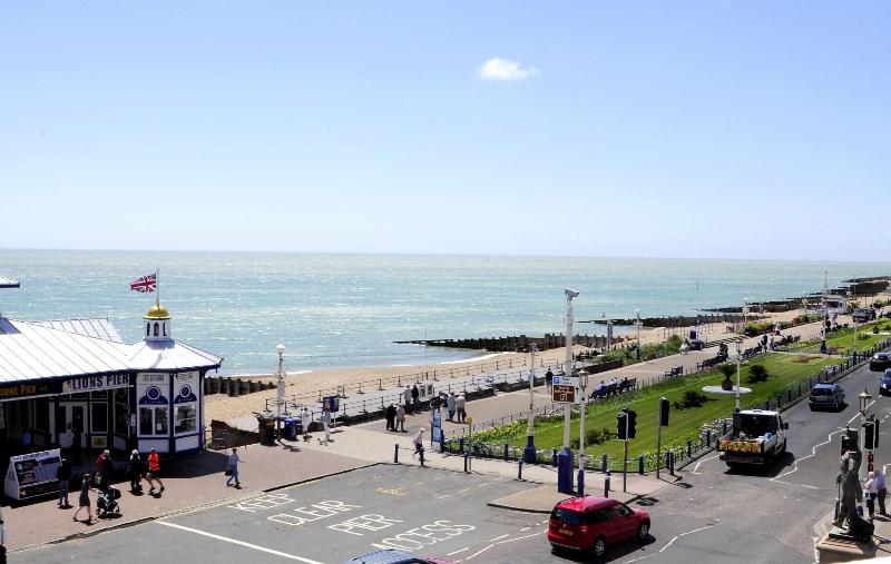 The Pier Hotel - Genel
