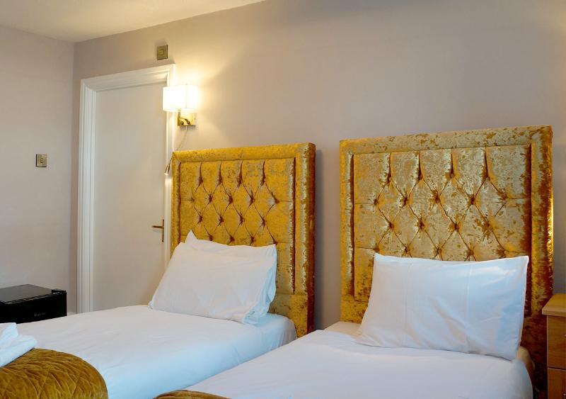 The Pier Hotel - Oda