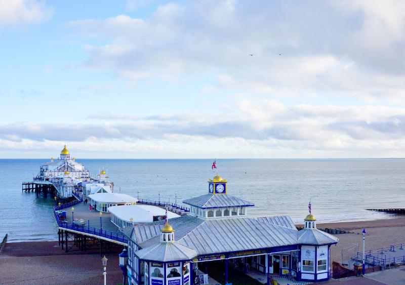 The Pier Hotel - Oda