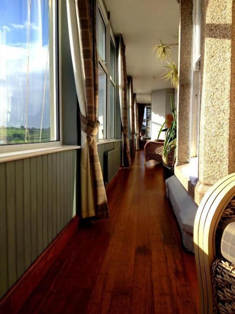 Membly Hall Hotel - Lobi