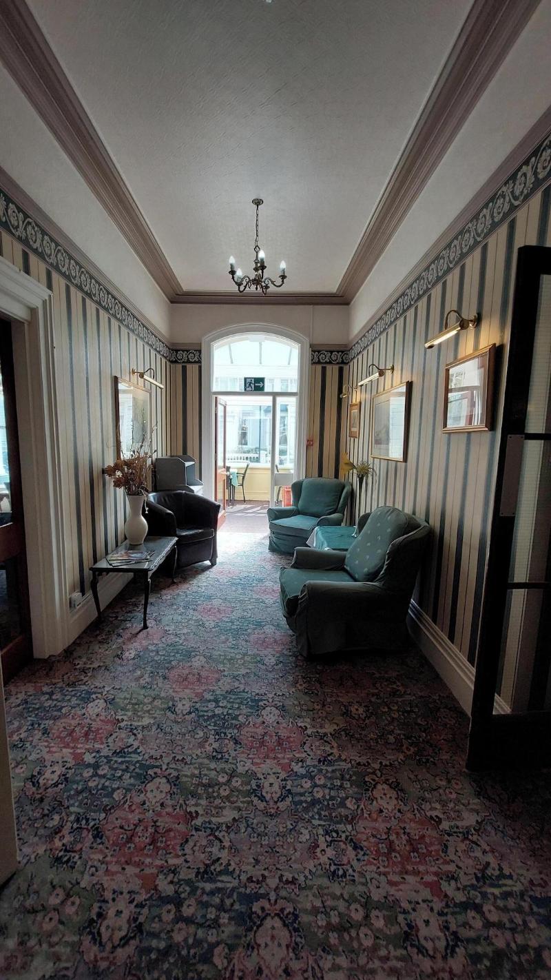White Heather Hotel - Lobi