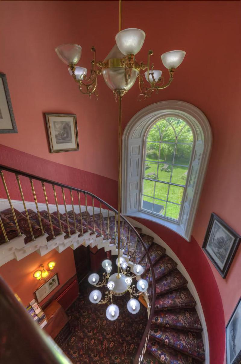The Elms Hotel - Lobi