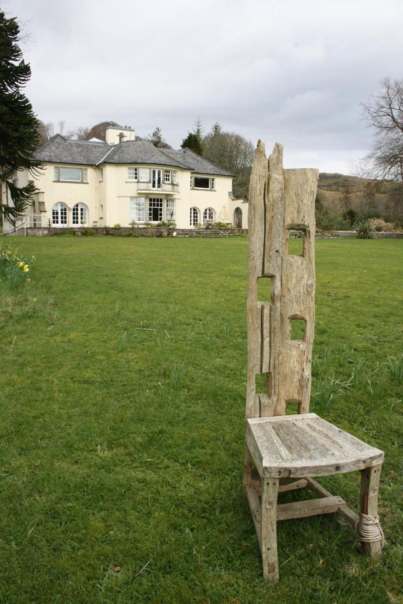Melfort House - Genel