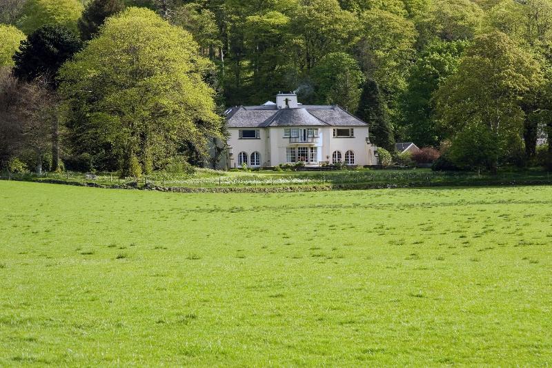 Melfort House - Genel