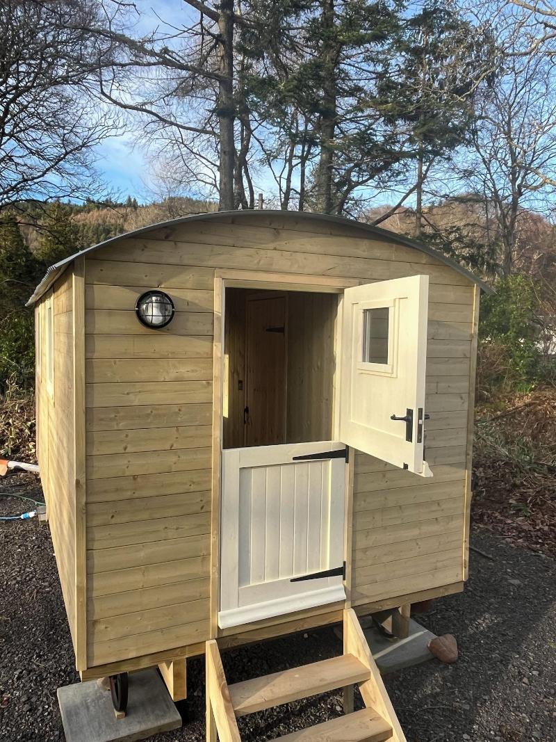Melfort House - Genel