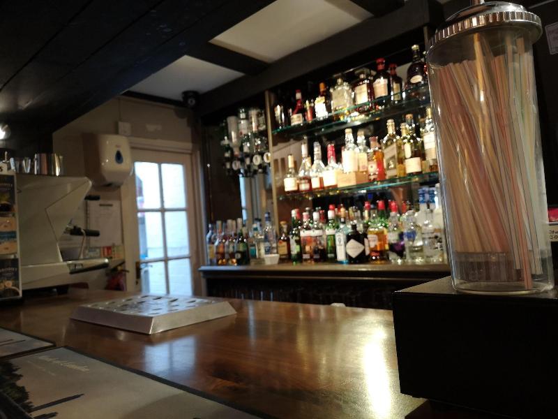 Tudor Lodge Hotel - Bar