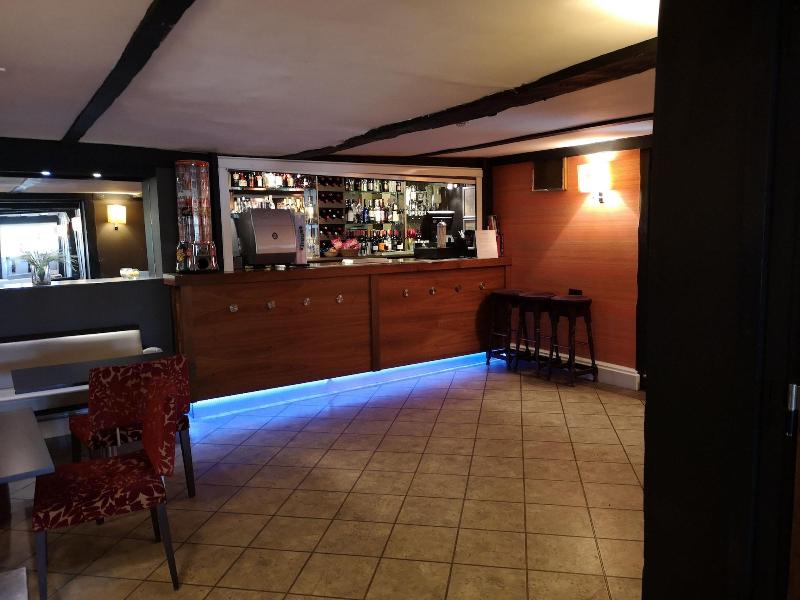 Tudor Lodge Hotel - Bar