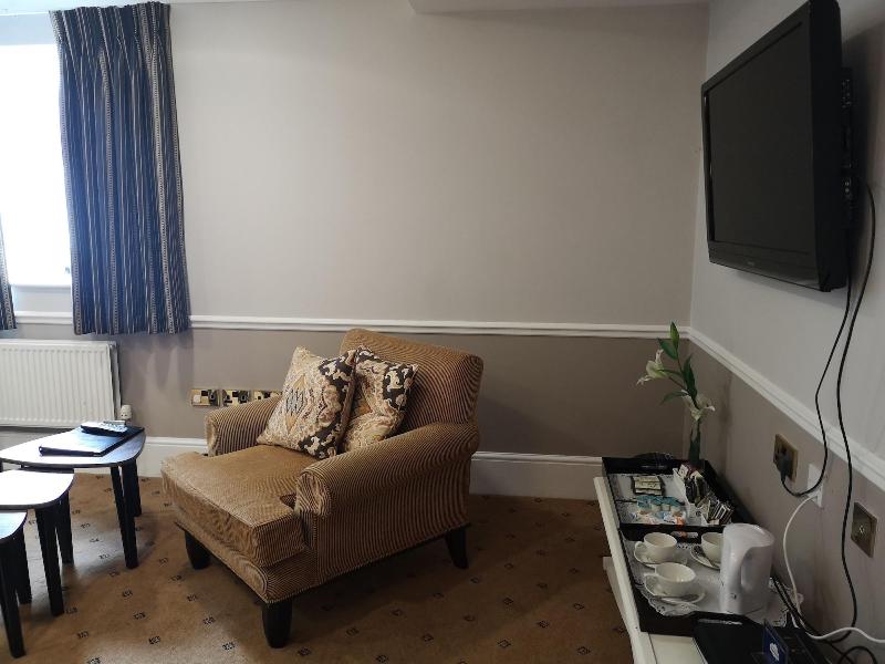 Tudor Lodge Hotel - Oda