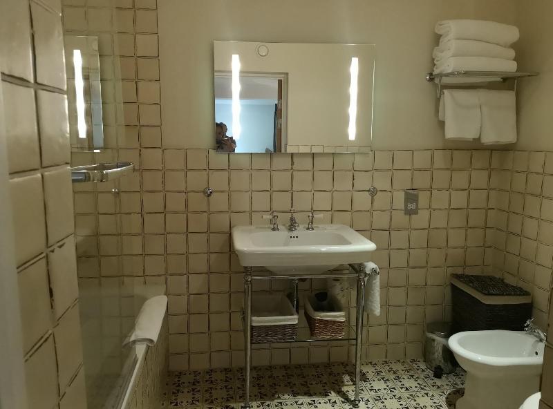 Tudor Lodge Hotel - Oda
