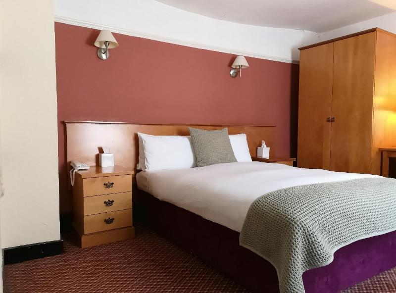 Tudor Lodge Hotel - Oda