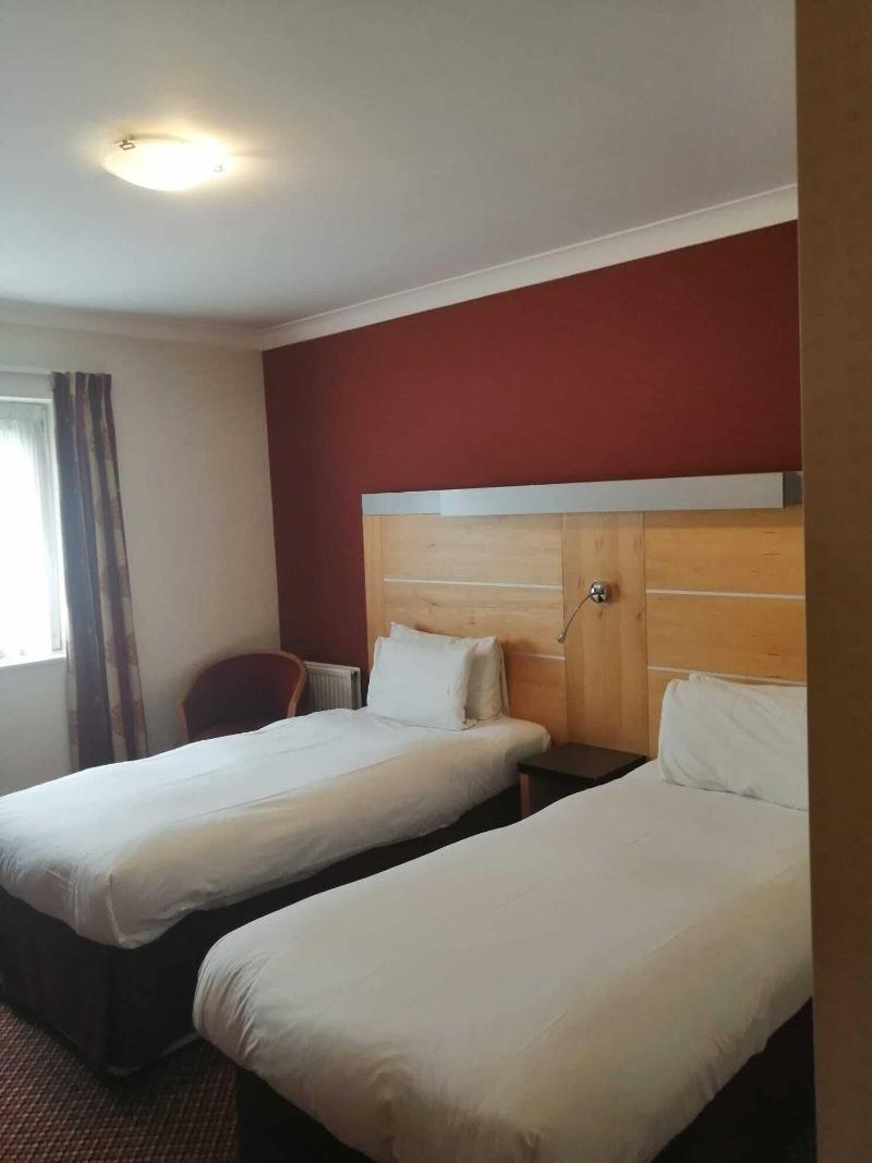 Tudor Lodge Hotel - Oda