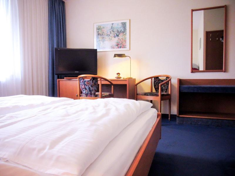 Hotel Zur Flora - Genel
