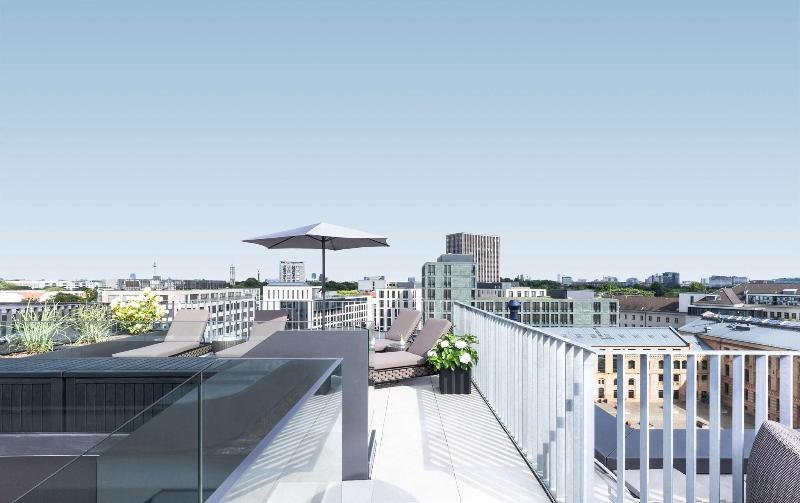 KPM Hotel & Residences - Teras