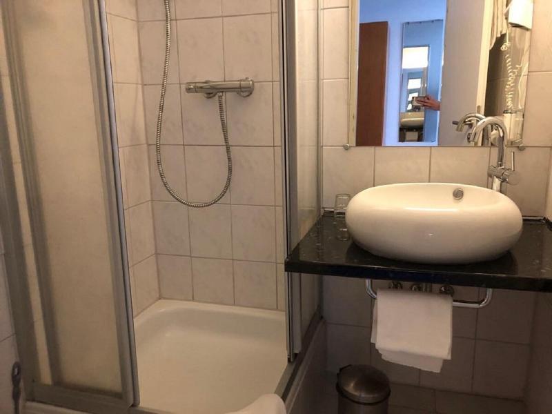 Wilhelms Haven Hotel - Oda
