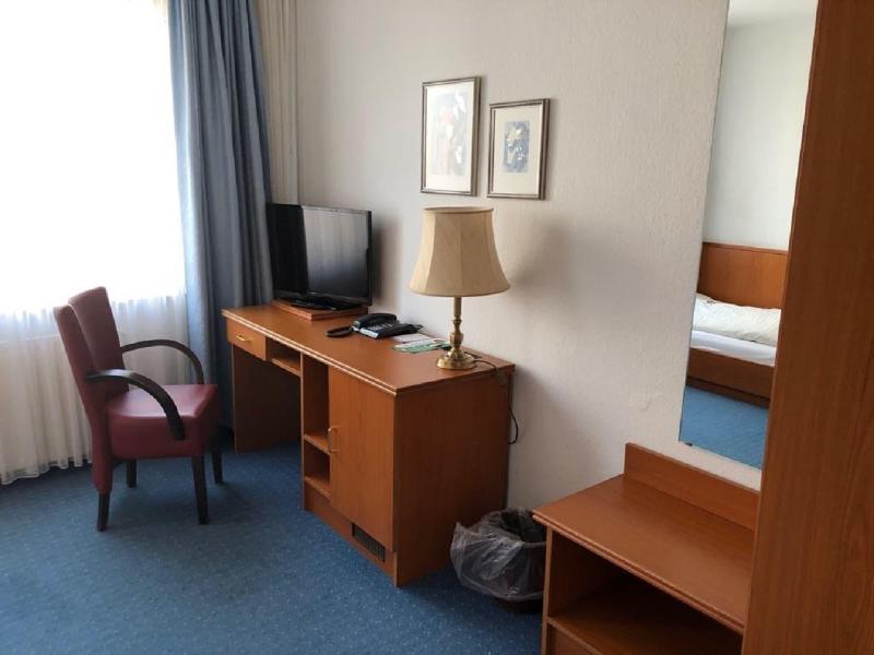 Wilhelms Haven Hotel - Oda