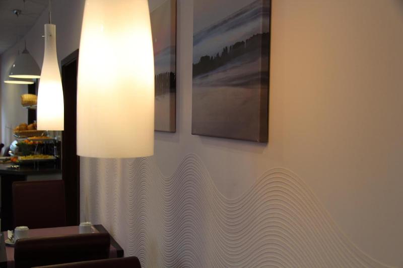 Hotel Adena - Lobi