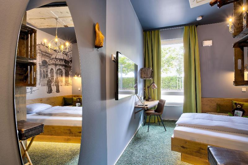 tinyTwice Hotel Wiesbaden - Oda