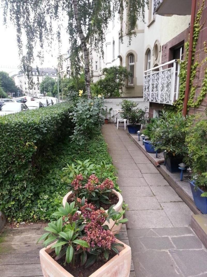 Hotel Garni Frankfurt - Lobi