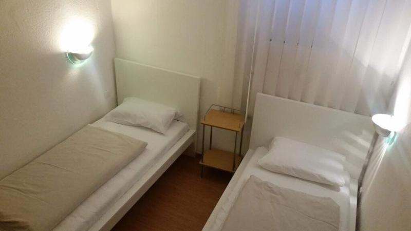 Hotel Garni Frankfurt - Lobi