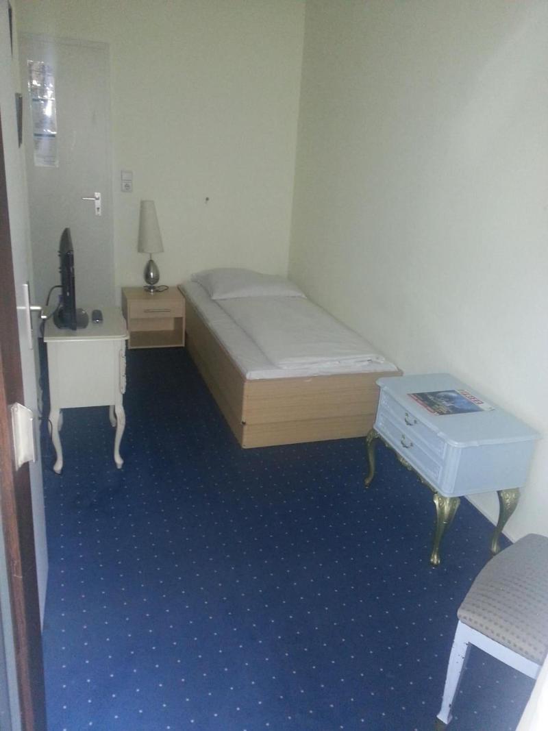 Hotel Garni Frankfurt - Oda