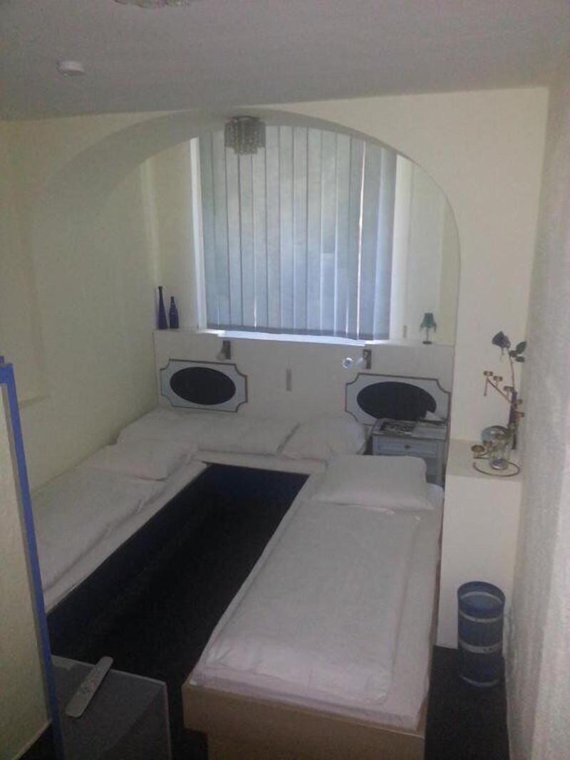 Hotel Garni Frankfurt - Oda