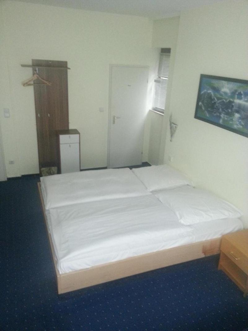 Hotel Garni Frankfurt - Oda