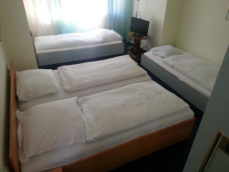 Hotel Garni Frankfurt - Oda
