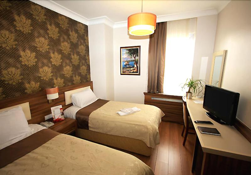 My Rose Hotel - Genel