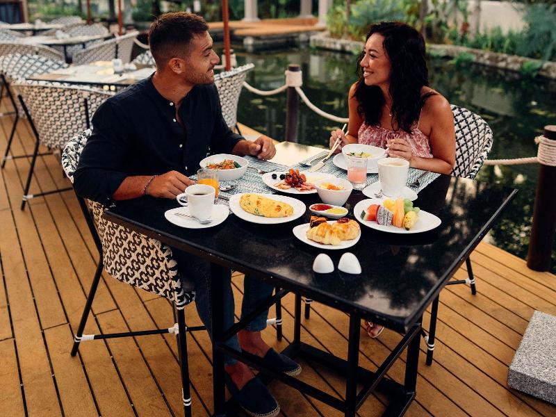 Grand Mercure Khao Lak Bangsak - Restoran