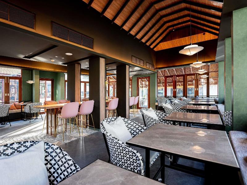 Grand Mercure Khao Lak Bangsak - Restoran