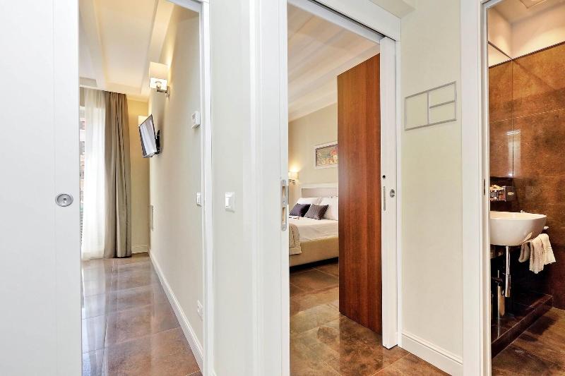 Piazza Venezia Grand Suite - Oda