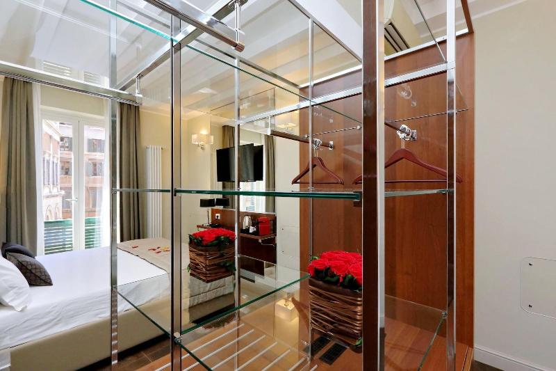 Piazza Venezia Grand Suite - Oda