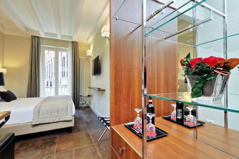 Piazza Venezia Grand Suite - Oda