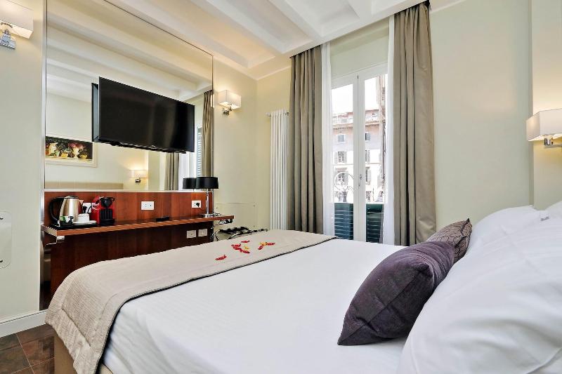 Piazza Venezia Grand Suite - Oda