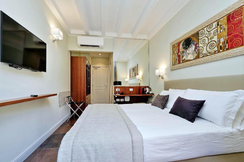 Piazza Venezia Grand Suite - Oda