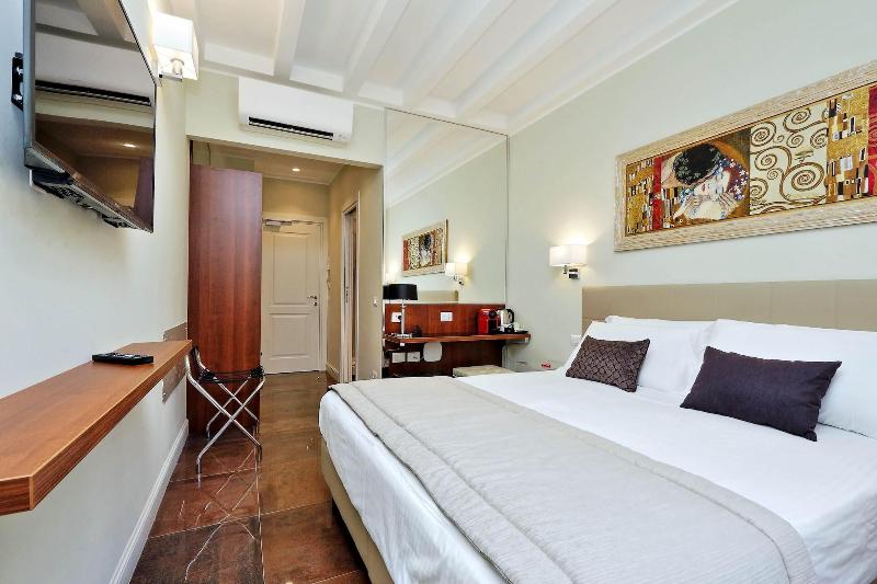 Piazza Venezia Grand Suite - Oda