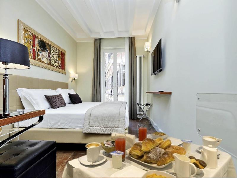 Piazza Venezia Grand Suite - Oda