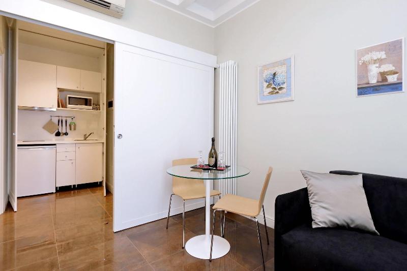 Piazza Venezia Grand Suite - Oda